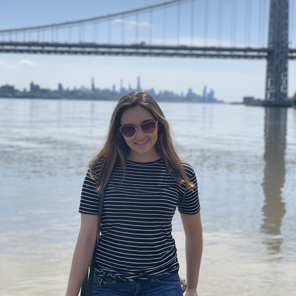 Meet your Posher, Gabriela